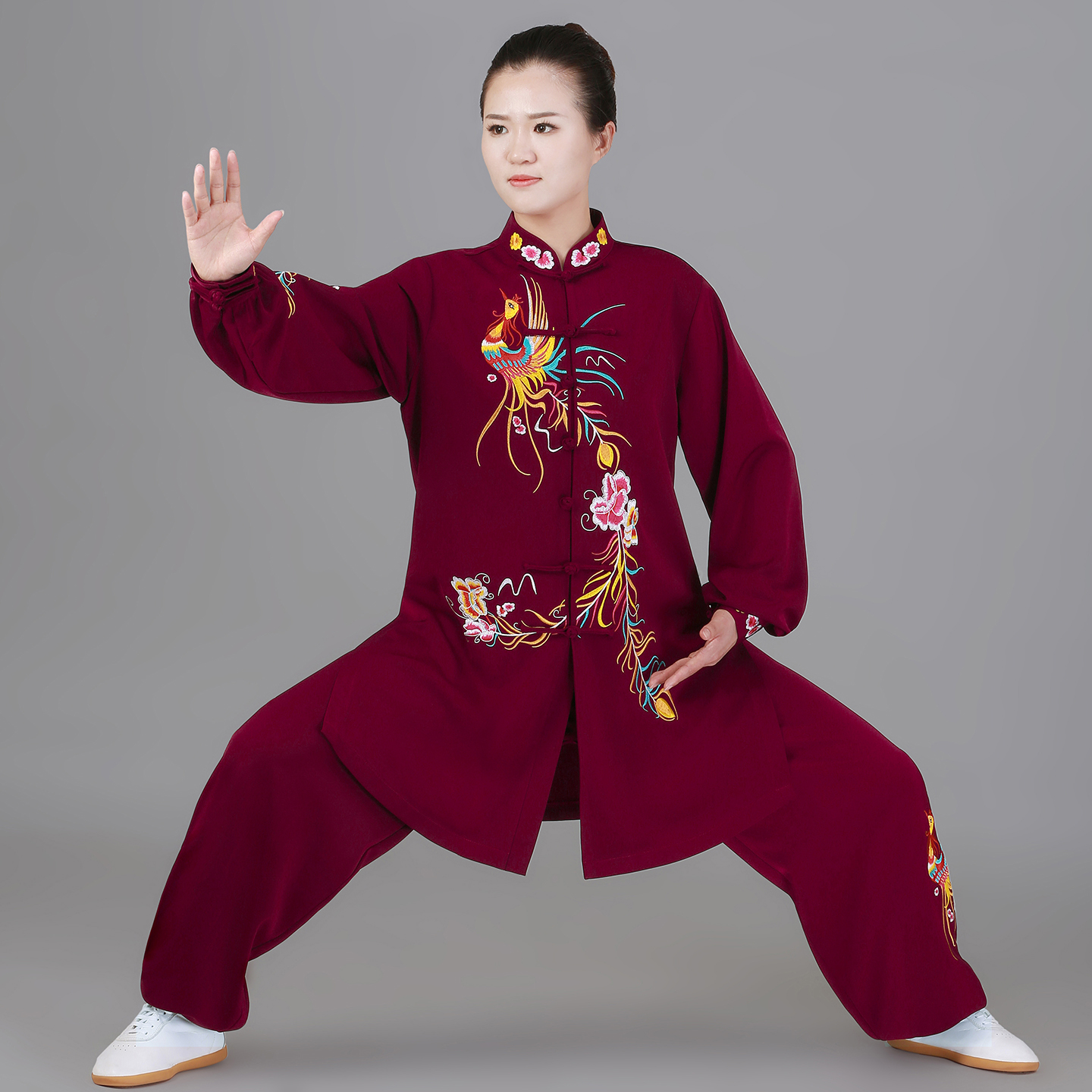 新款冬季刺绣太极服女中长款