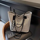 2025年春季 潮流单肩包简约手提休闲包撞色托特包女 女包大容量新款