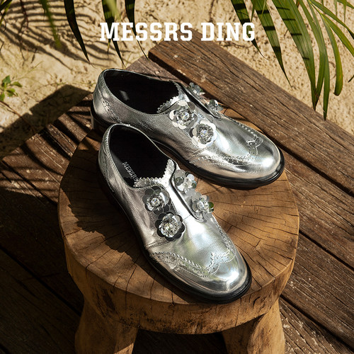 MD女鞋哥特风镶珠花时装单鞋乐福