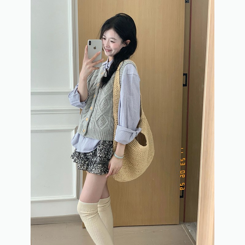 早秋学院风套装2023新款蓝色条纹衬衫灰色针织开衫碎花高腰半身裙
