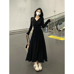 收腰 长袖 显瘦春秋设计感女连衣裙高级感打底小众新款 2024长裙修身