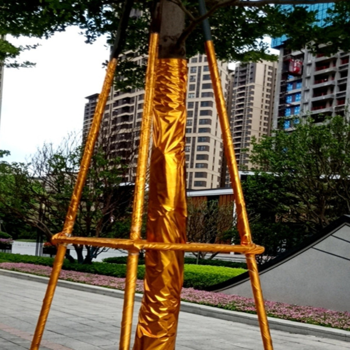 金箔纸包树装饰布包树干金色包柱