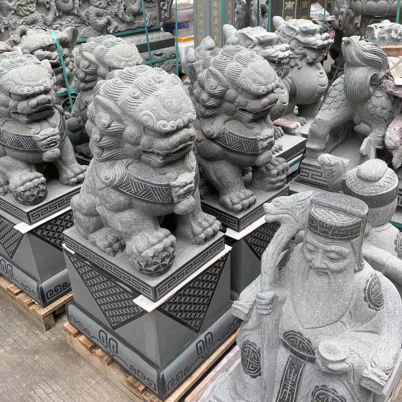 石狮子天然青石酒店庭院装饰家用门口摆件户外别墅石雕汉白玉狮子
