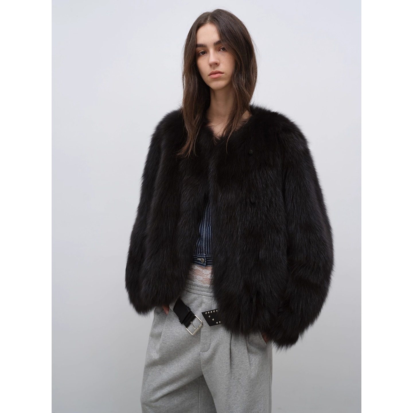 落肩狐狸毛外套付智恩都市时髦