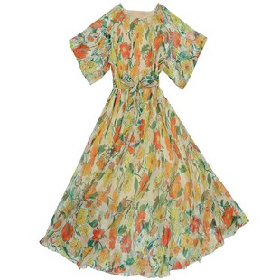 夏季新款度假连衣裙雪纺碎花微胖显瘦遮肚裙大码宽松沙滩海边长裙