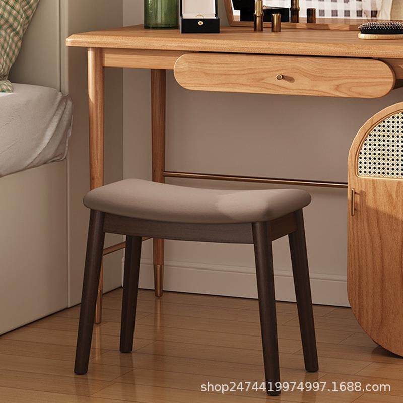 实木梳妆凳现代简约马鞍凳舒适软包化妆凳家用卧室书桌餐椅高凳子
