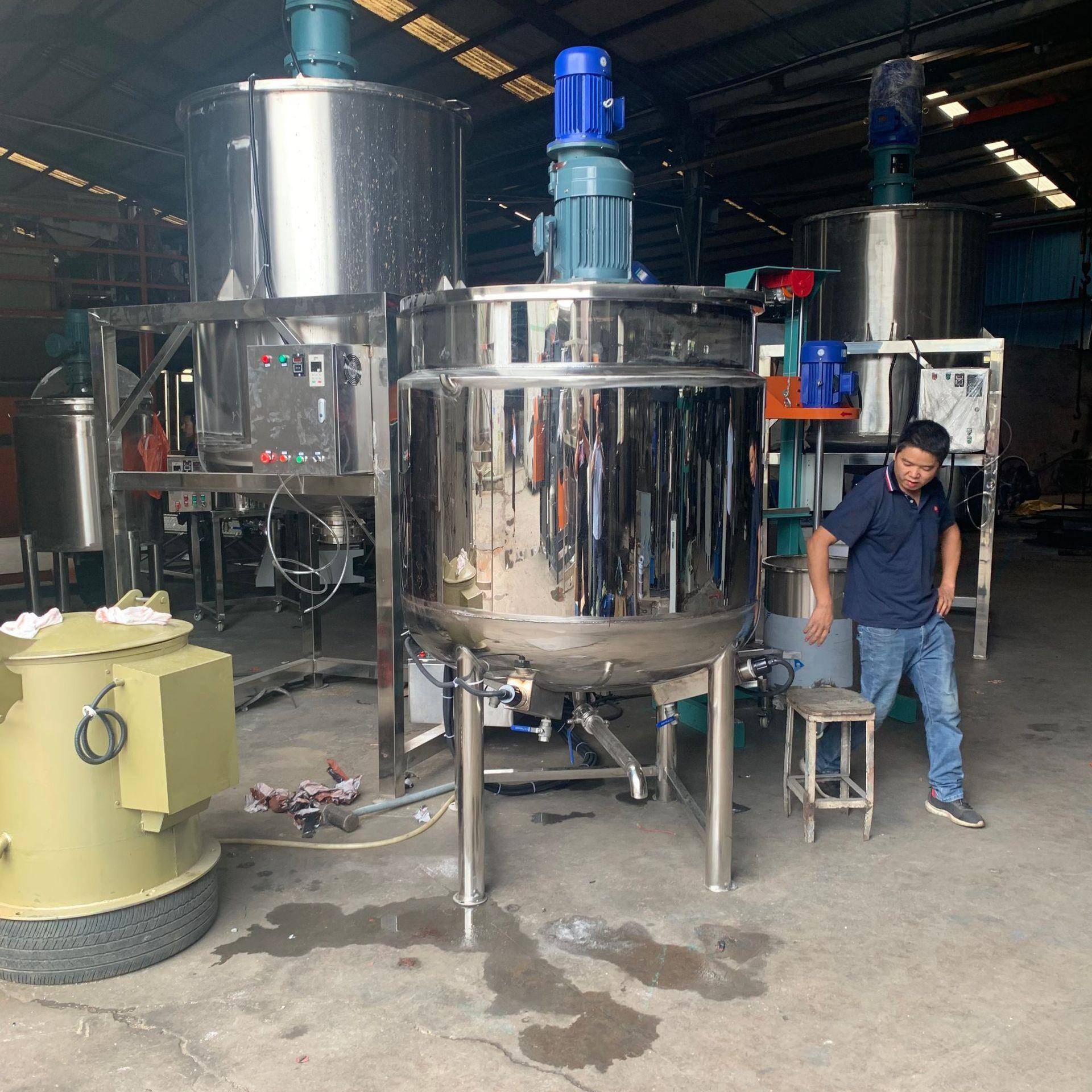 电加热搅拌罐不锈钢恒温冷热罐1吨电加热不锈钢搅拌罐304不锈钢桶