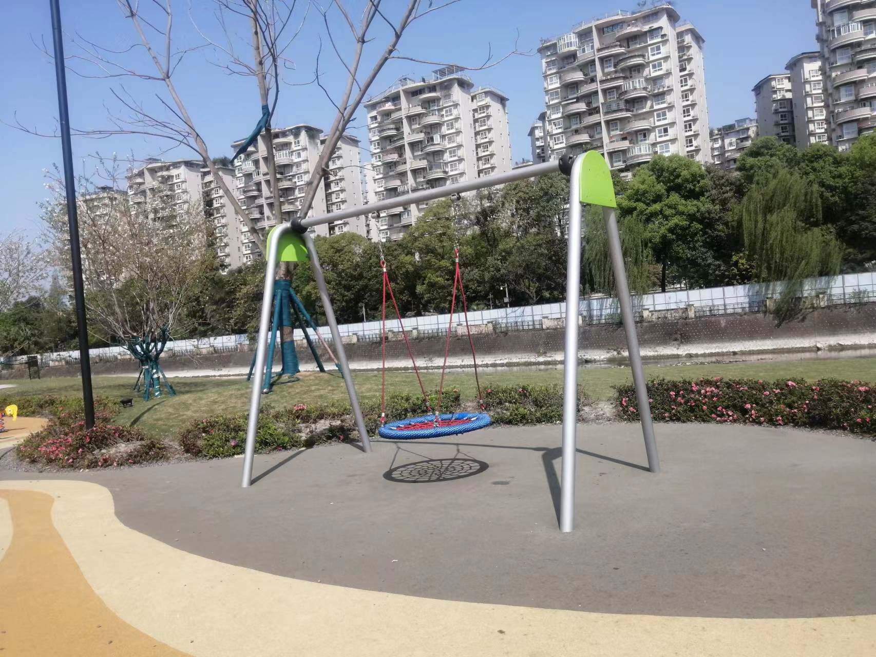 户外儿童组合秋千 学校幼儿园小朋友荡椅 公园多功能游乐健身器械