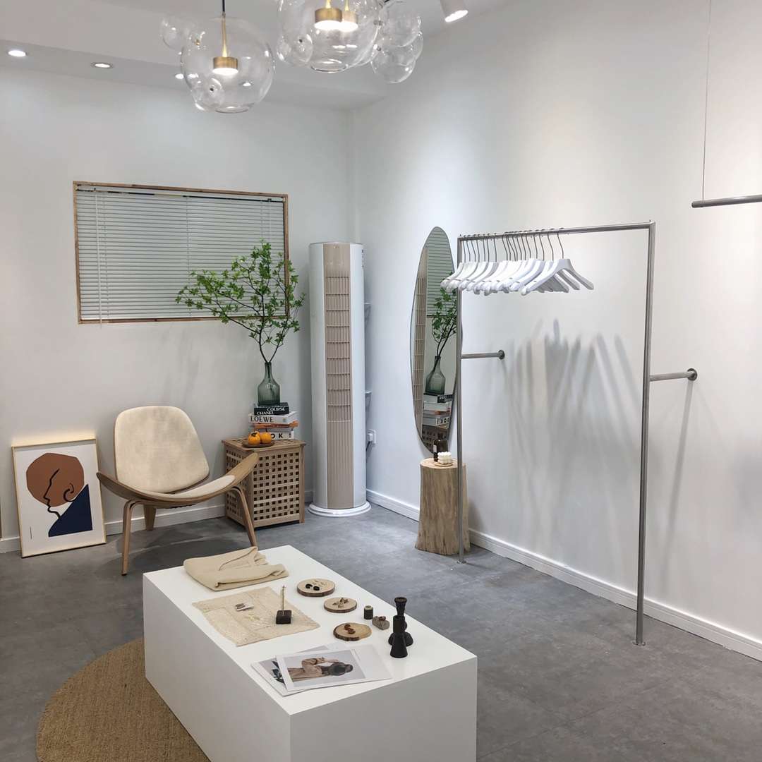 服装店软装道具橱窗展示台网红直播地堆模特地台流水台白色几何严