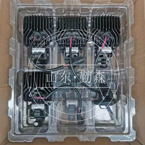 装载机配件各种型号齐全WA470-6原装后尾灯424-06-43241