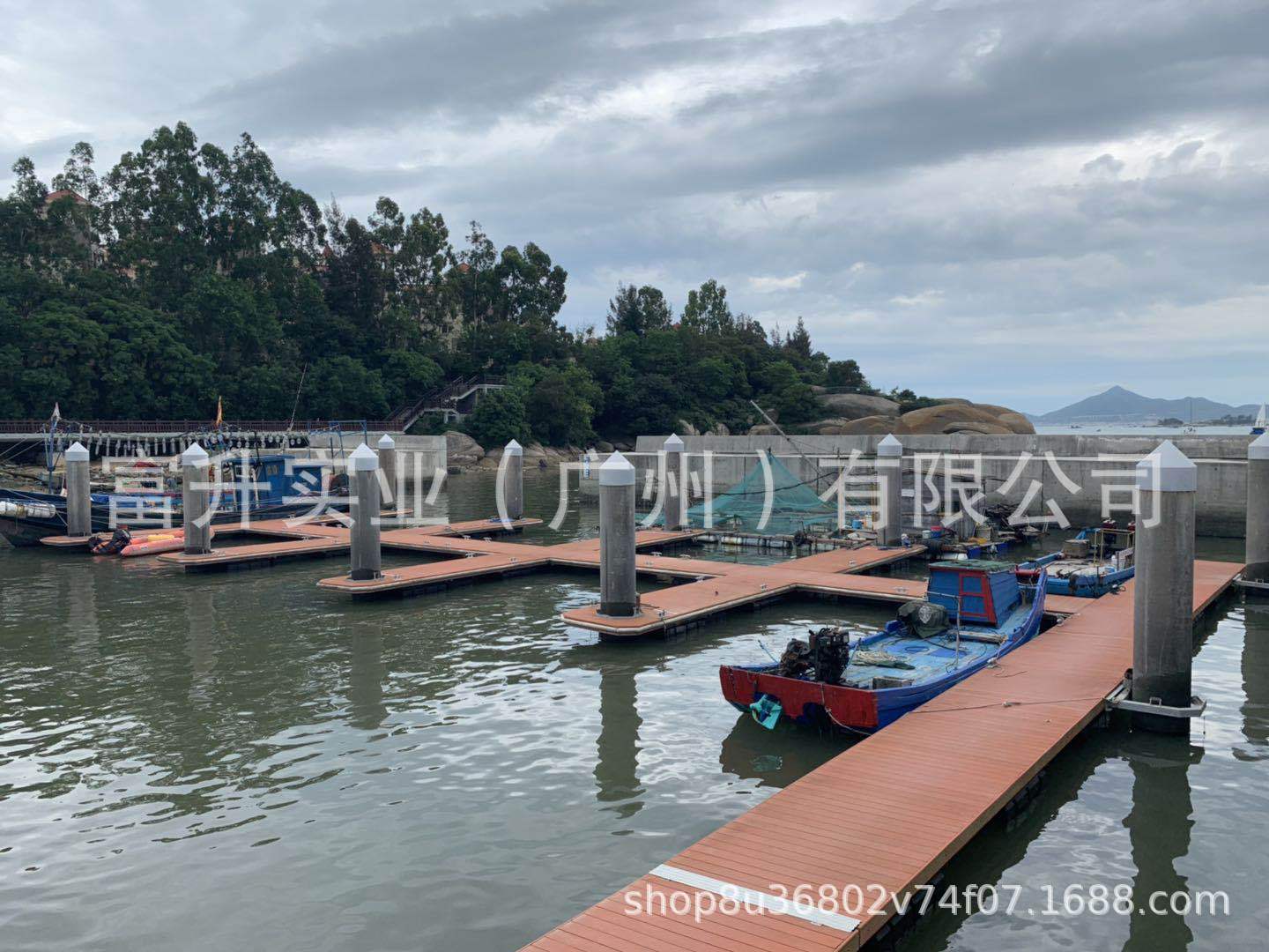 游艇码头景观浮桥摩托艇浮箱码头打桩、清淤一体化工程安装设计