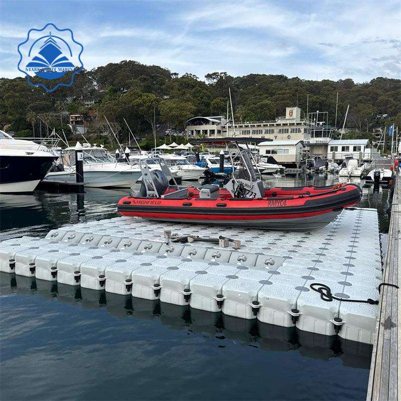 摩托艇泊位水上停靠码头浮筒海上组合式漂浮平台水上带轮浮桶