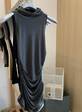 黑色无袖半高领褶皱收腰连衣裙子女茶歇法式掐腰高级感小黑长裙夏