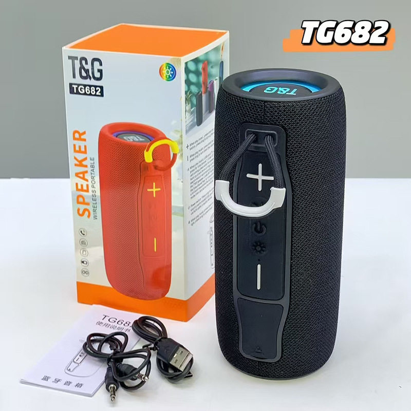tg682无线蓝牙音箱tws串联户外运动低音炮带灯插卡礼品音箱
