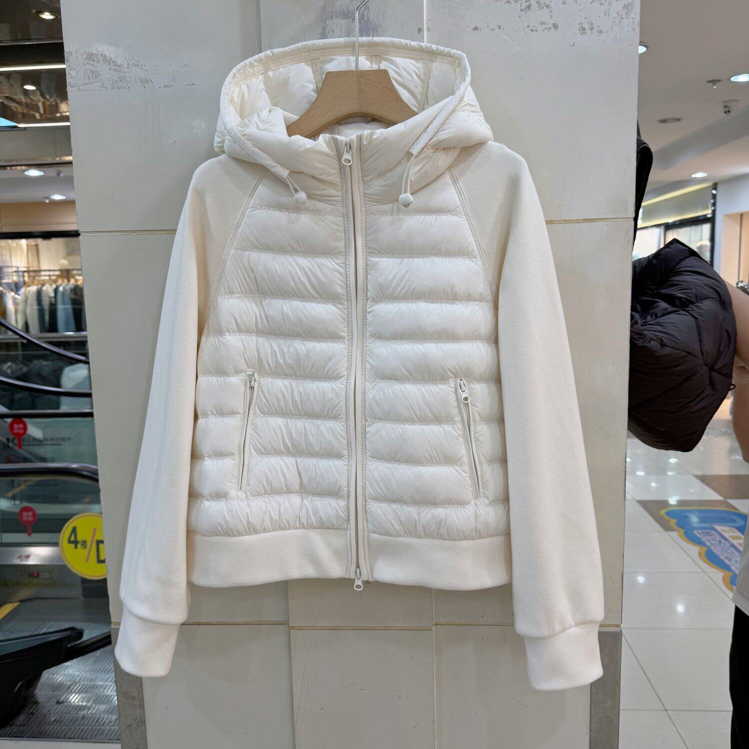 YF20268057欧货90白鸭绒休闲连帽羽绒服女拼接卫衣袖显瘦保暖外套