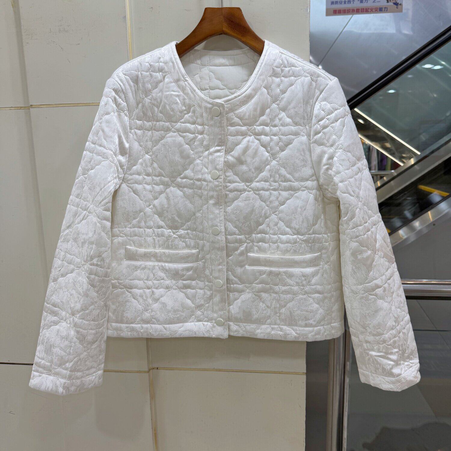 80832 单排按扣圆领复古人丝菱形花轻便短装夹棉外套棉服欧货秋冬