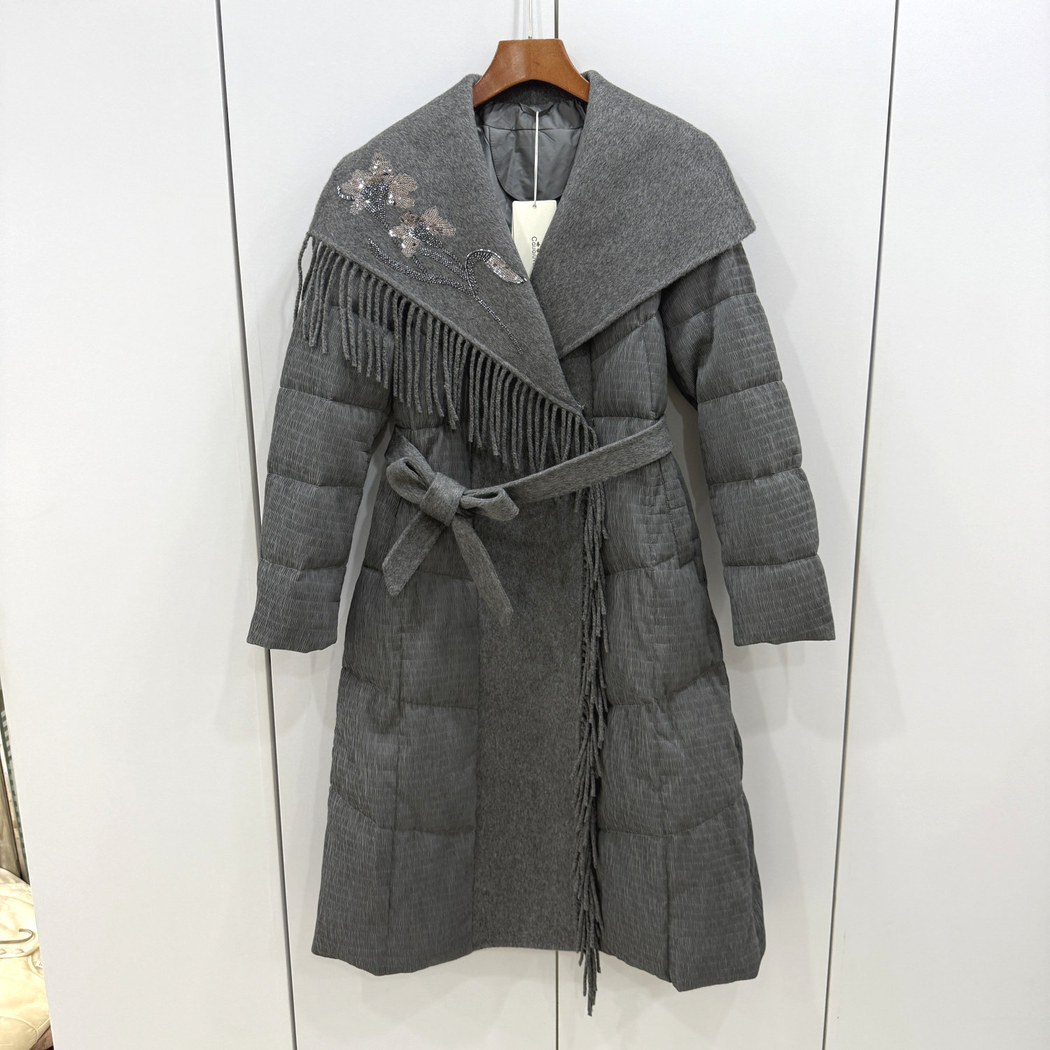 春曲秋韵LZ-8073欧洲站25冬亮片刺绣花双面羊毛呢流苏翻领羽绒服