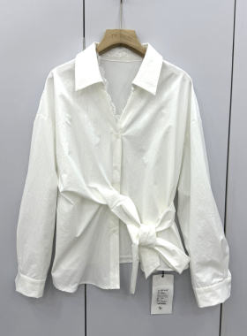 96009欧洲站2026春设计感蕾丝花边剪刀翻领系带收腰百搭显瘦衬衫