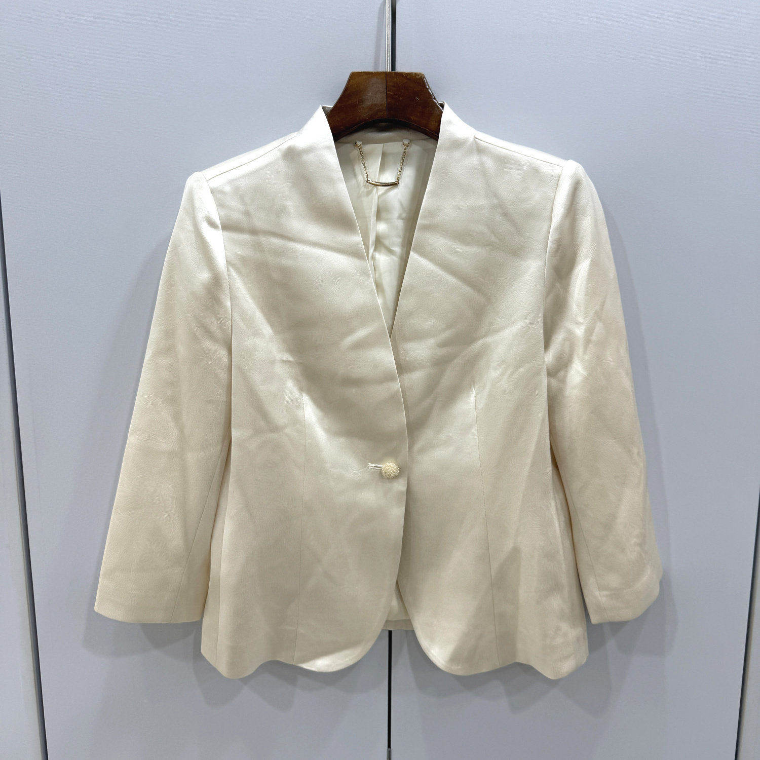 78658欧货26春时尚一粒扣垫肩七分袖轻奢高端醋酸提花西装短外套