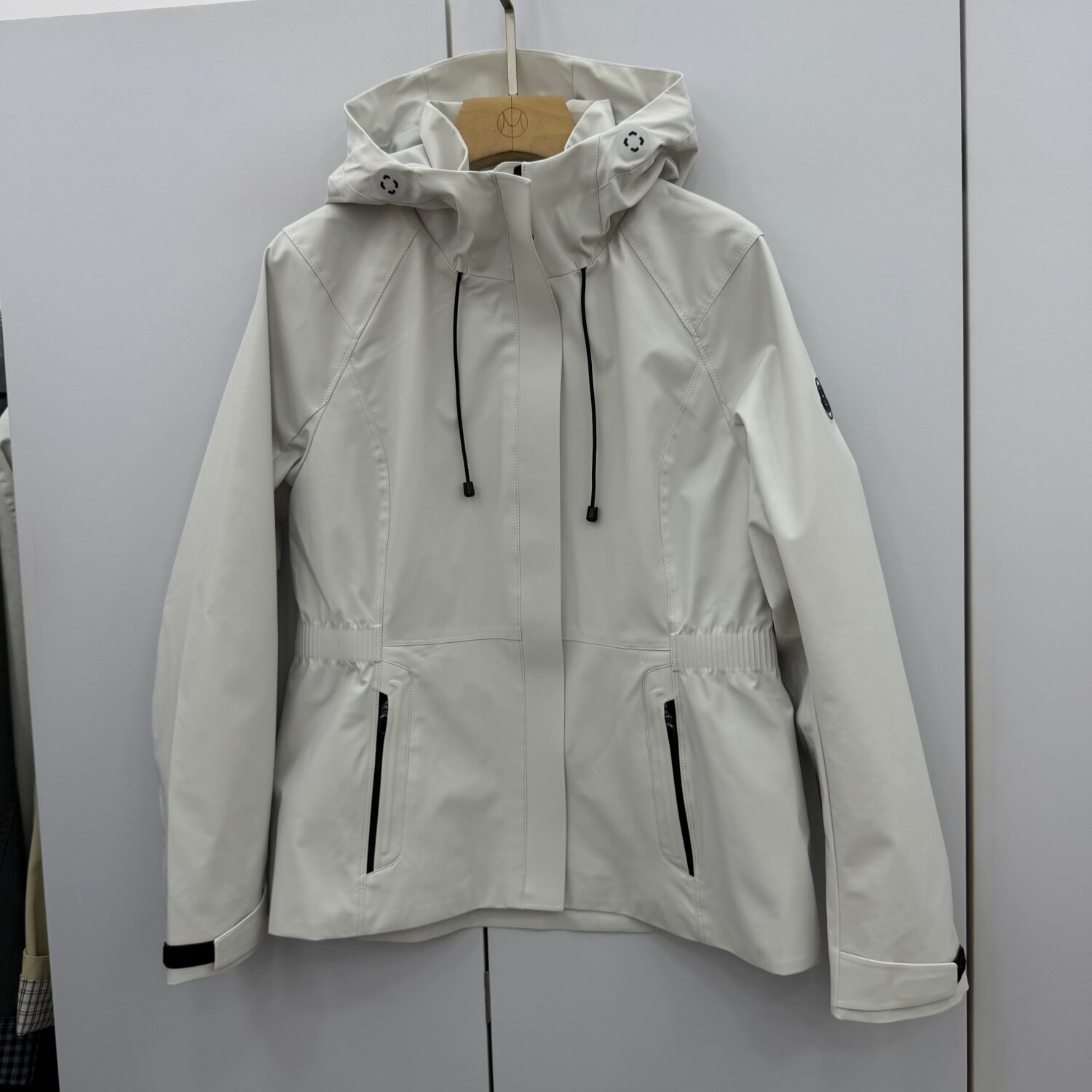 26FW605欧货休闲风连帽冲锋衣女宽松显瘦拉链短外套城市轻户外秋
