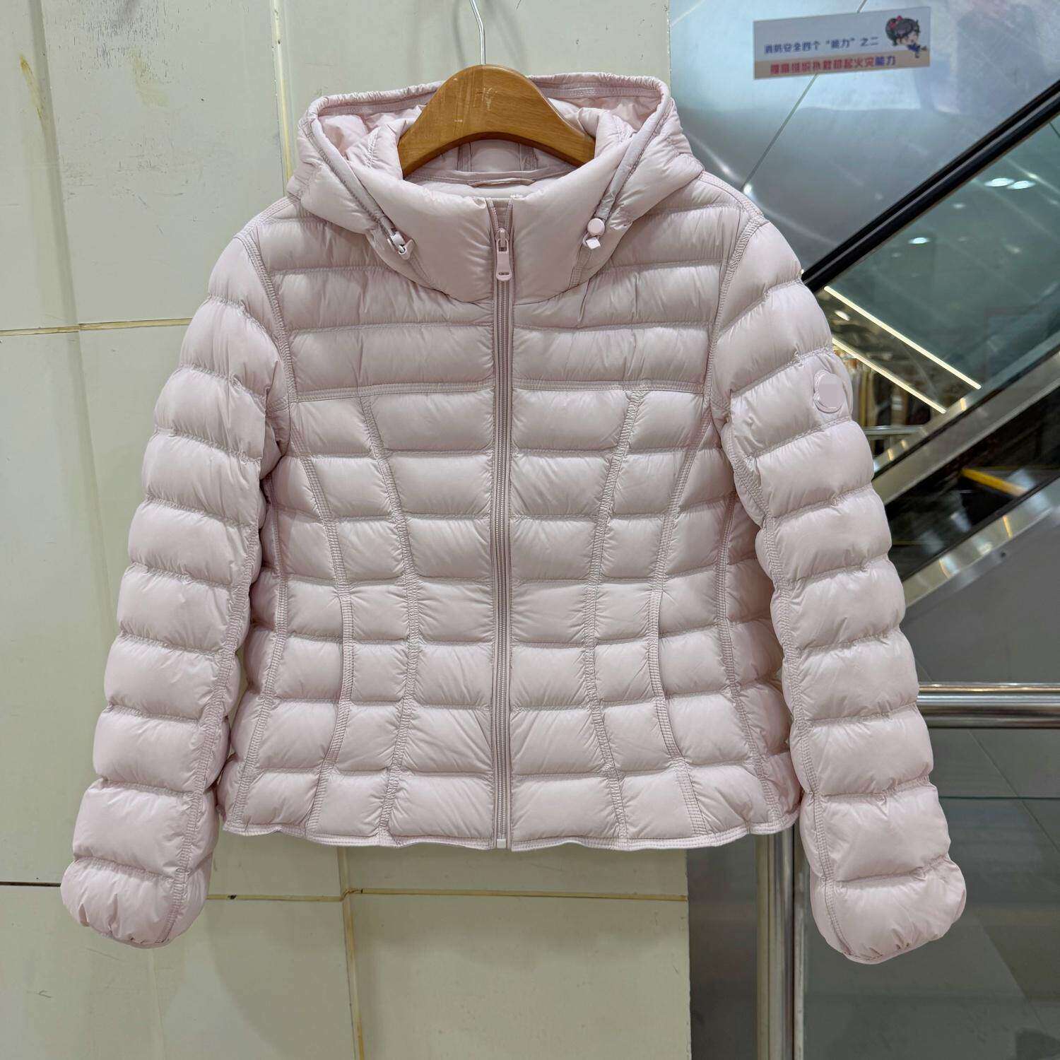 8808欧货轻薄连帽排骨小蛮腰羽绒服女短款小个子减龄90白鹅绒外套