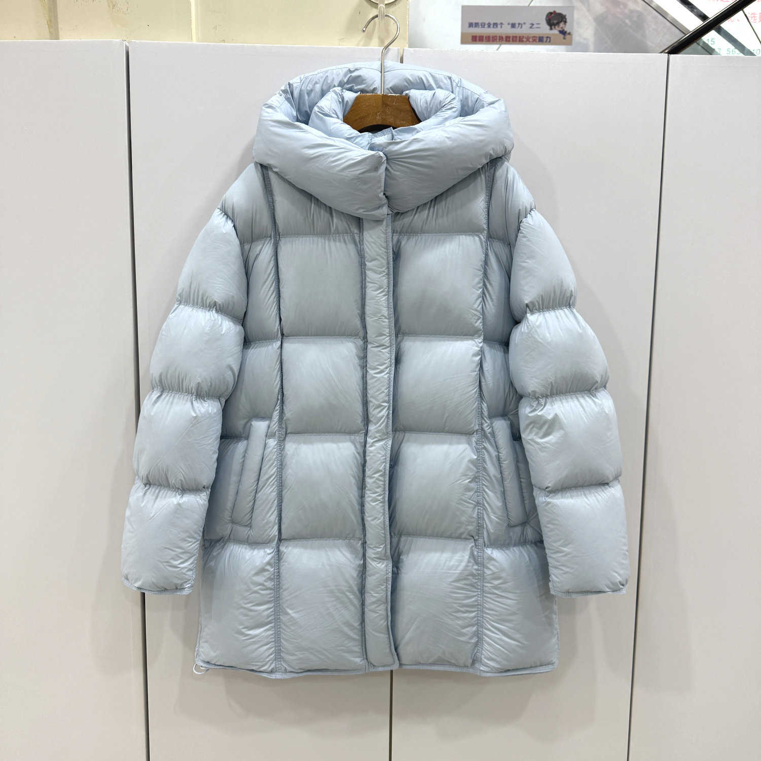 NJK 9825 欧洲站25冬休闲连帽云朵泡芙舒适加厚亮色中长羽绒服