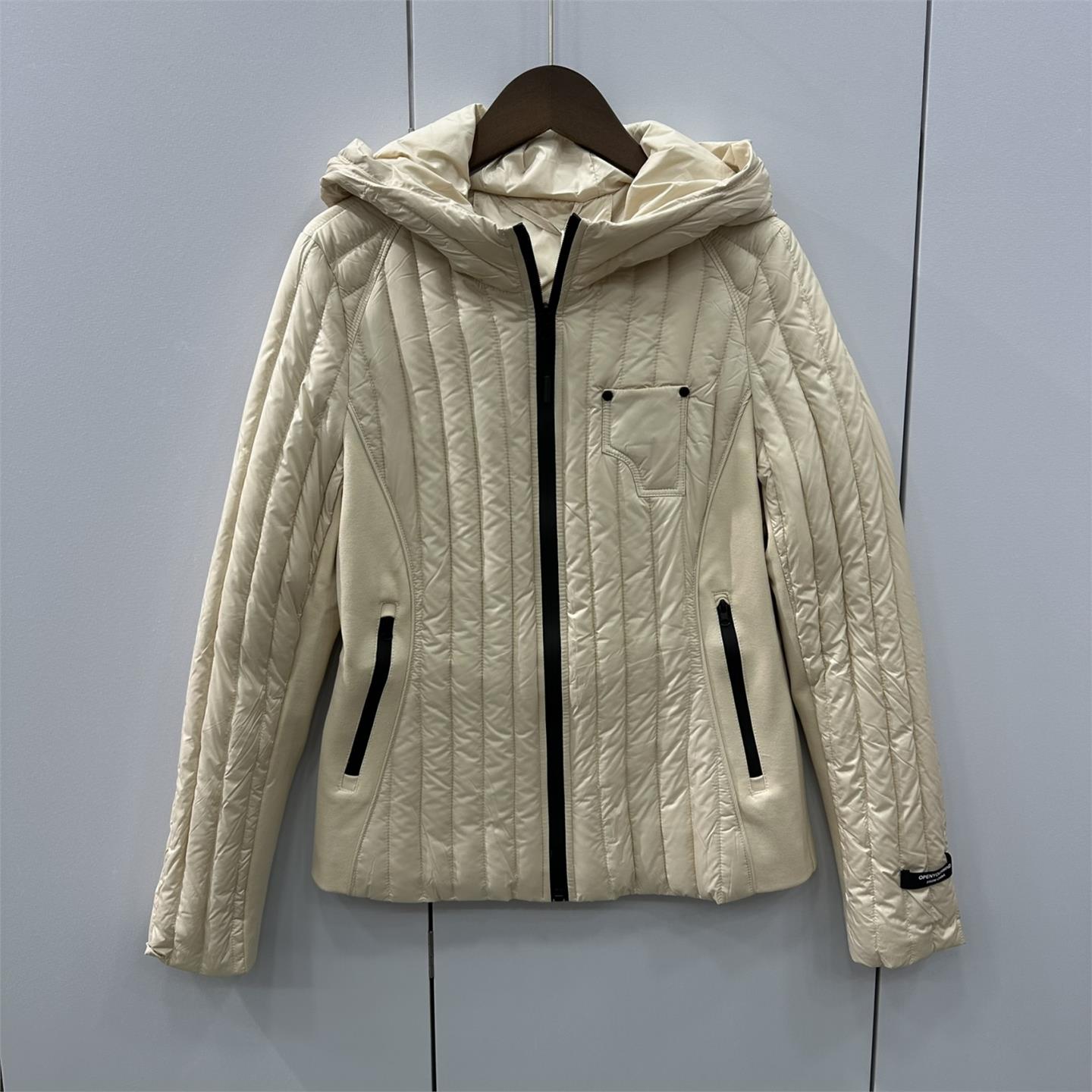 8813欧洲站2025冬新款时尚白鸭绒设计感撞色连帽轻薄短款羽绒服女