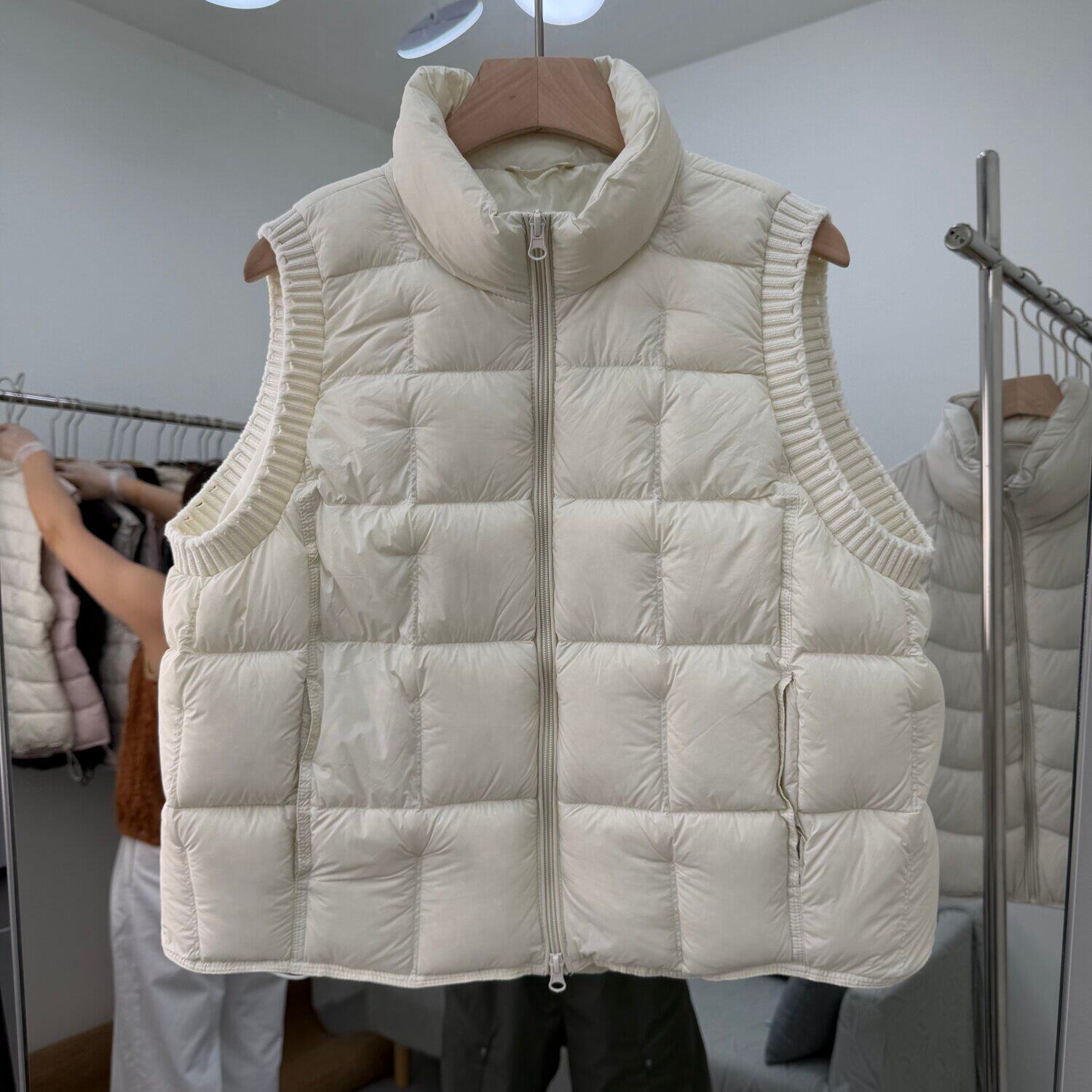 66102欧货轻薄羽绒马甲女立领拉链针织袖笼减龄百搭泡芙鸭绒外套