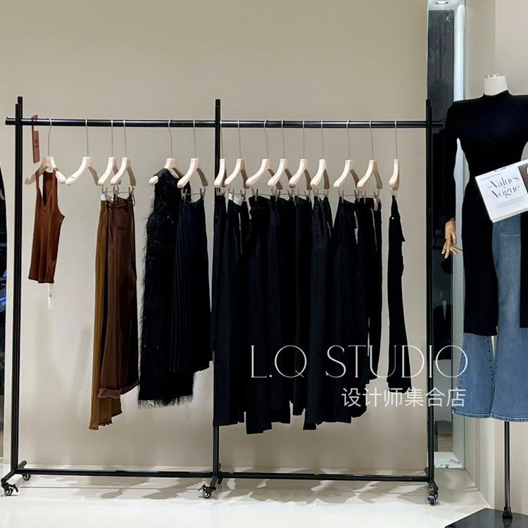 服装店展示架黑色上墙中岛陈列架男女装店挂衣杆买手店侧挂货架子