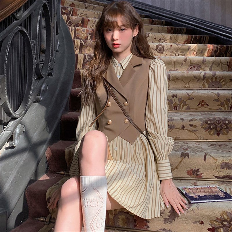 2023春秋学院少女温柔条纹衬衫连衣裙穿搭时尚西装马甲外套两件套