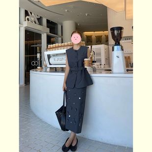 女装气质御姐套装秋季新款高级感灰色收腰西装马甲钉珠裙子两件套