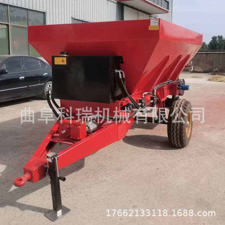 自走式农村果蔬温棚撒粪车树林小型32马力扬粪机新型粪肥抛洒车