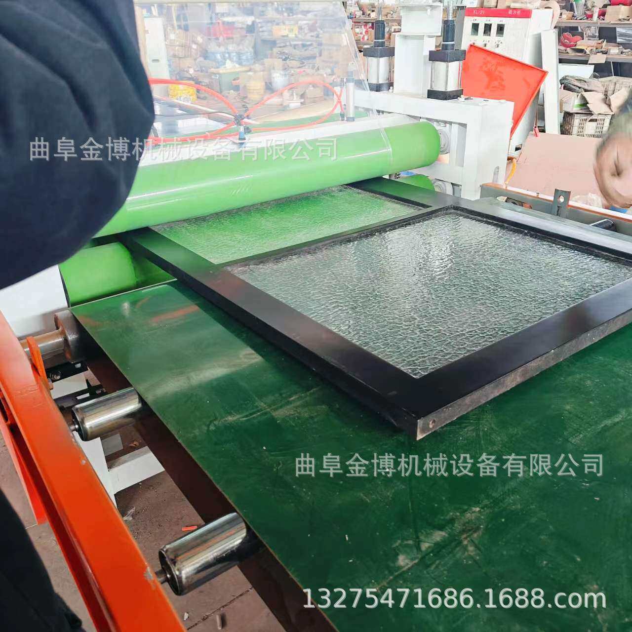 铝单板自动切膜覆膜机 亚克力板自带背胶透明保护膜冷裱贴膜机