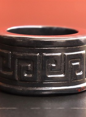 戒指把玩21内径17*5mm14g精雕龙戒戒指桂林鸡血玉石乾坤料黑底红