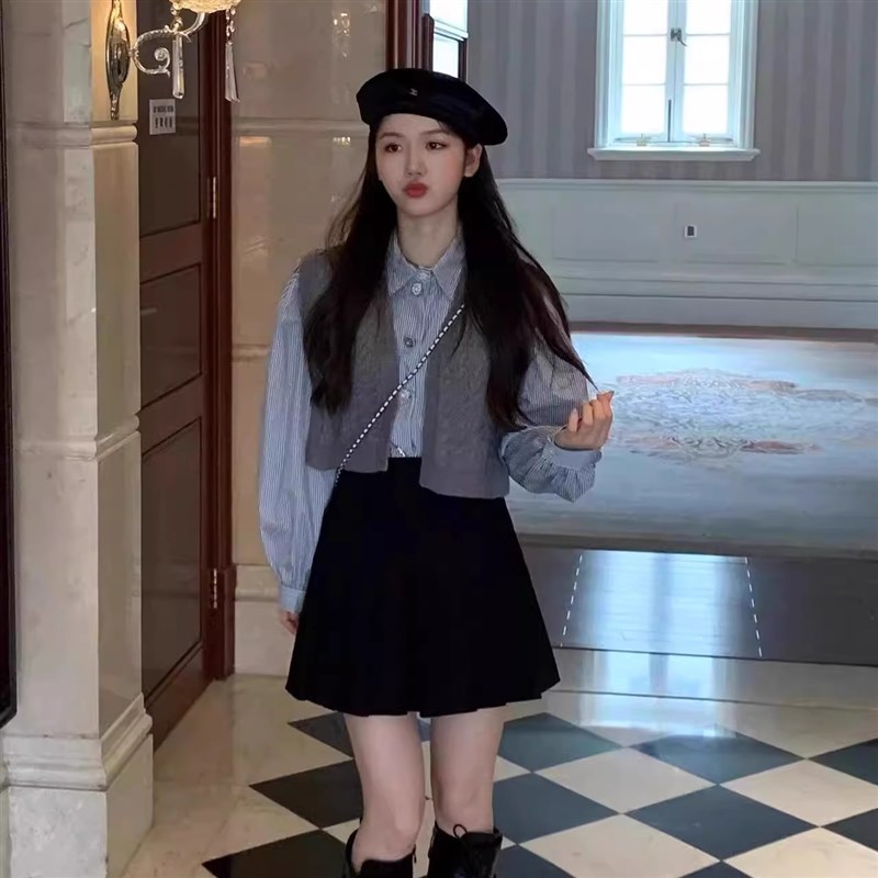 富家千金套装女秋冬针织披肩马甲叠穿长袖衬衫短裙子三件套高级感