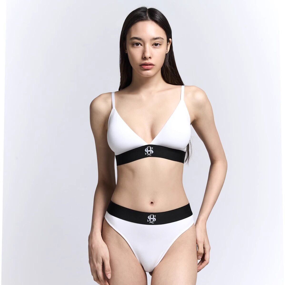 QFSER 2025AW简约百搭针织修身显瘦拼接三角杯文胸套装女