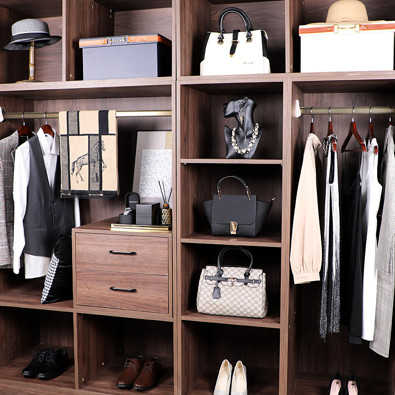 样板房衣帽间轻奢软装搭配摆件衣服道具挂画眼镜托盘衣柜饰品装饰