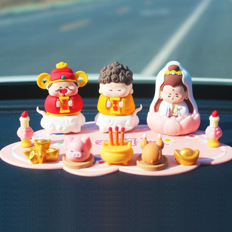 财神爷汽车摆件新款车载卡通可爱解压发财寓意车上中控装饰品大全