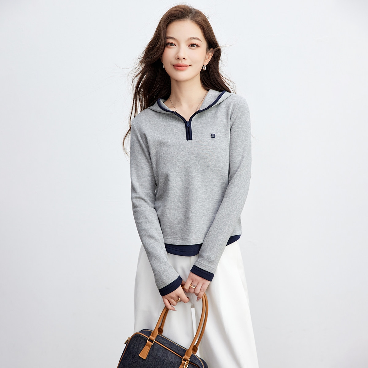 诗萌春秋新款撞色拼接连帽卫衣女
