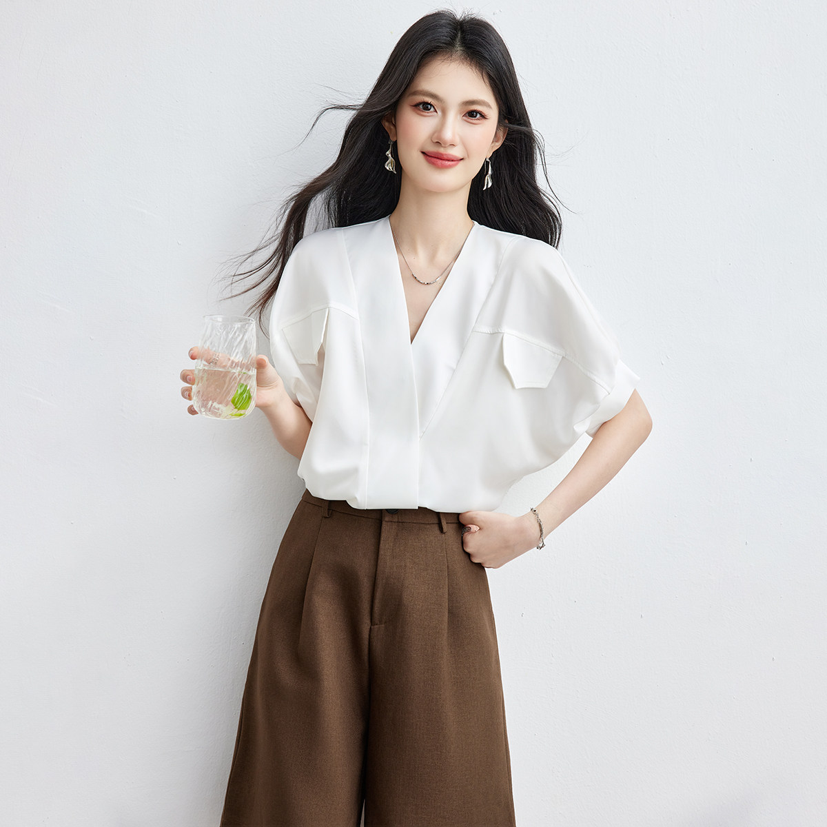 SMEN诗萌夏季V领蝙蝠袖遮肚衬衫
