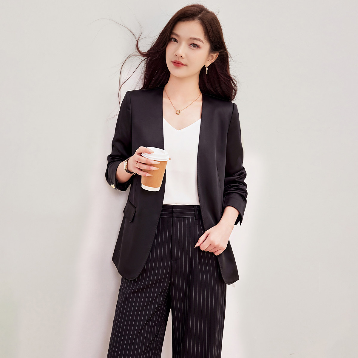 诗萌黑色V领长袖通勤西装外套女