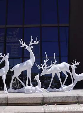 白色梅花鹿玻璃钢雕塑户外公园林景观抽象鹿橱窗花园草地装饰摆件