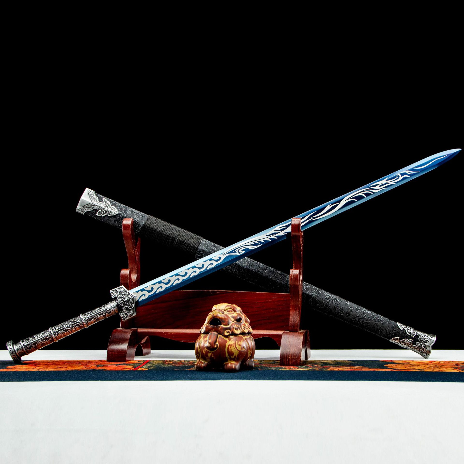 龙泉市刀剑高锰钢防身一体春秋