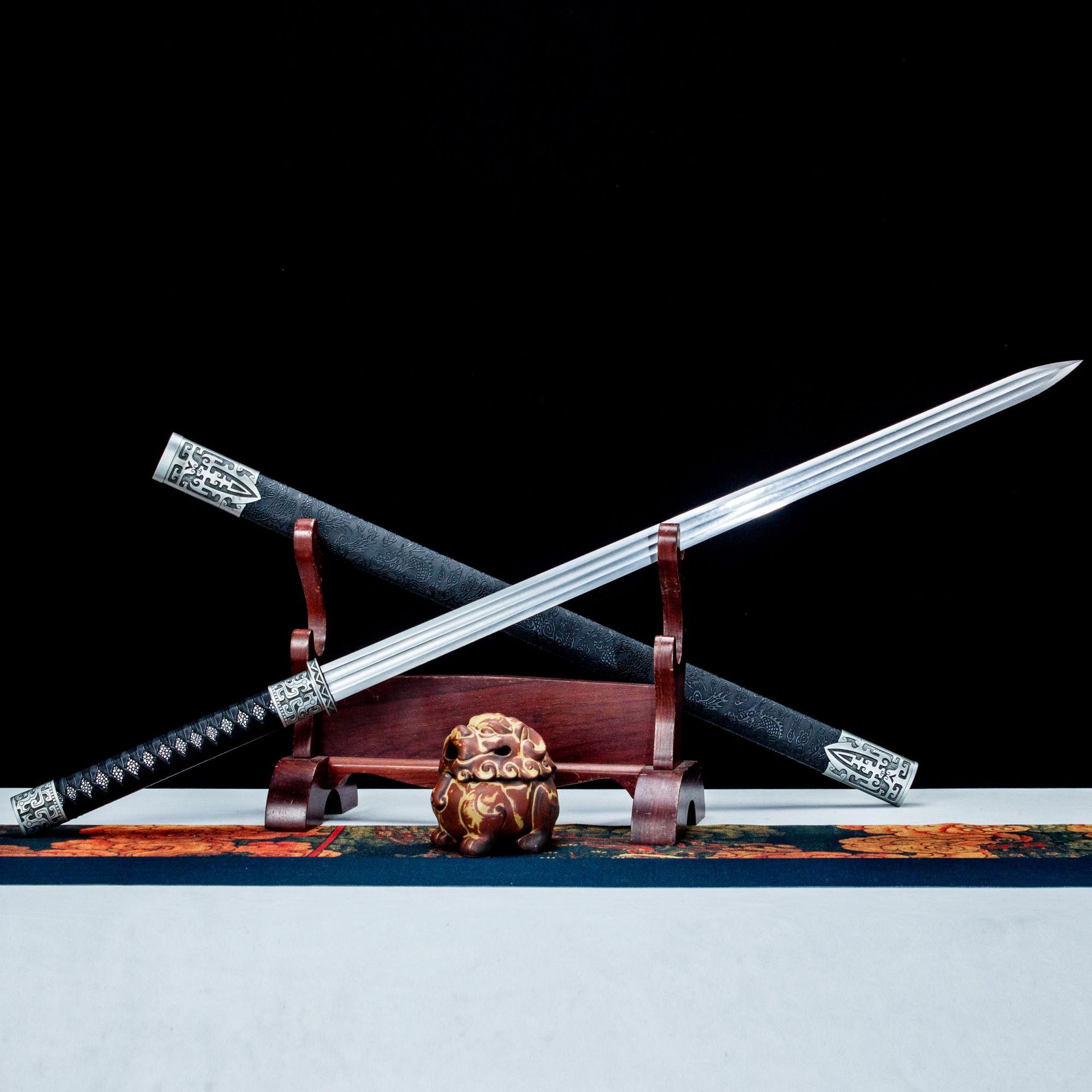 龙泉市刀剑高锰钢双槽唐清剑春秋