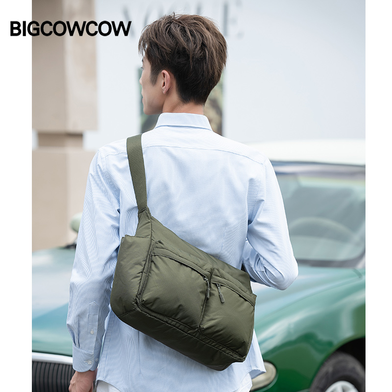 大容量时尚单肩包男女通用斜挎包