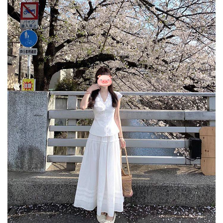 白瑰之夏盘花V领显瘦两件套