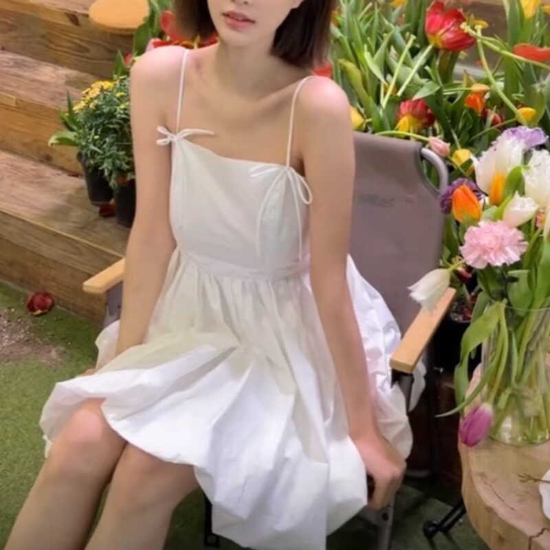 蝴蝶结吊带连衣裙女减龄少女风2026夏季新款甜美芭蕾风系带花苞裙