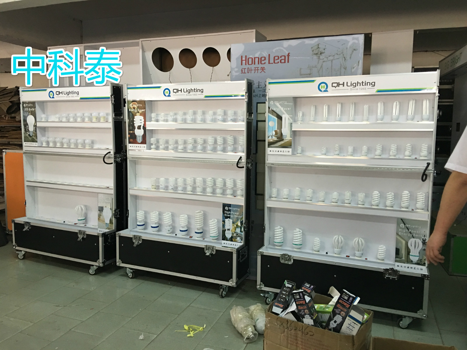 厂家定 做LED测试柜LED灯具展柜LED灯具展示架样品箱定 做