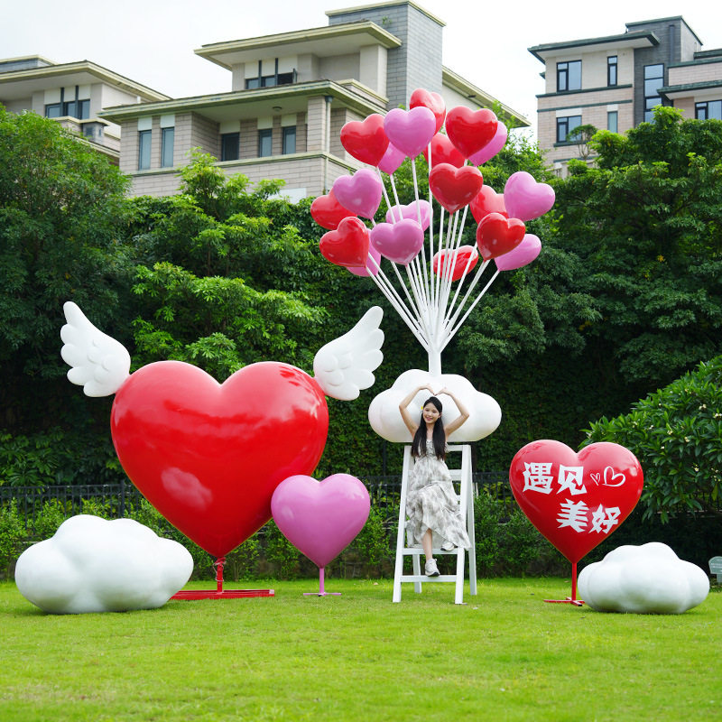 打卡云梯白云座椅户外民宿景区公园婚庆大摆件网红爱心雕塑玻璃钢