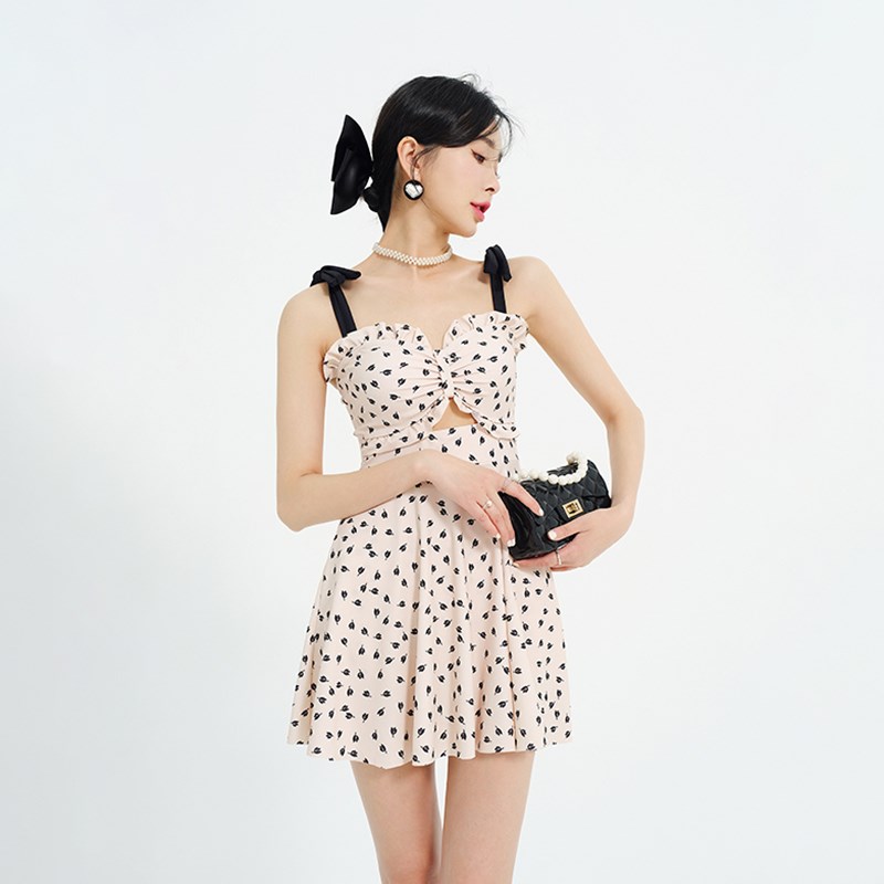 苏拉娜公主连体泳衣女保守显瘦遮肚裙式小碎花小胸SINS泡温泉泳装